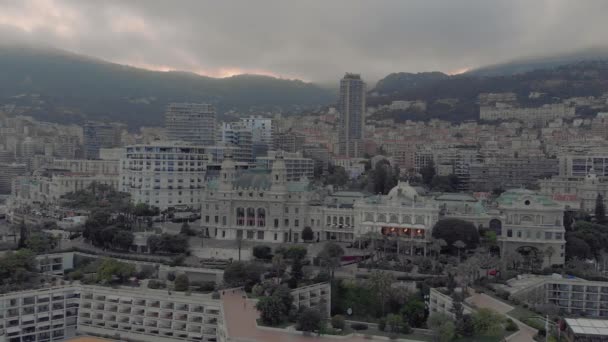 Monaco città Francia mare città porto yahts blocco di appartamenti barche e Monte Carlo casino — Video Stock