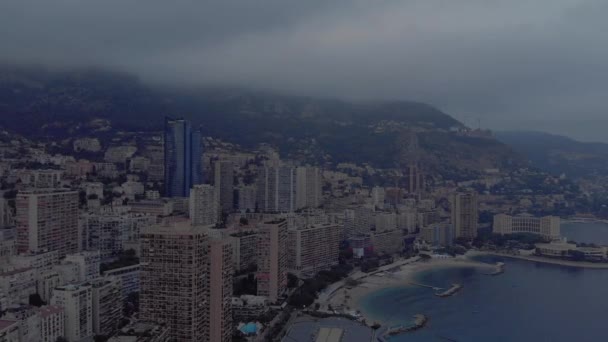 Monaco città Francia mare città porto yahts blocco di appartamenti barche e Monte Carlo casino — Video Stock