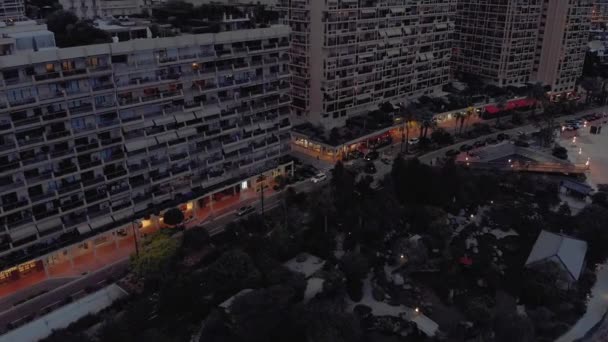 Monte Carlo en Monaco City in de zomer Frankrijk zee stad 4D drone Avondvlucht — Stockvideo