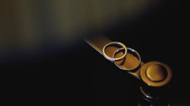 Altın Alyans lamba makro closeup ateş diamon Takı kontrast ışık