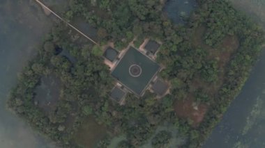 Angkor Wat Tapınağı yakınlarındaki Kamboçya Gölü Eski Yıkım Tesisi 4k