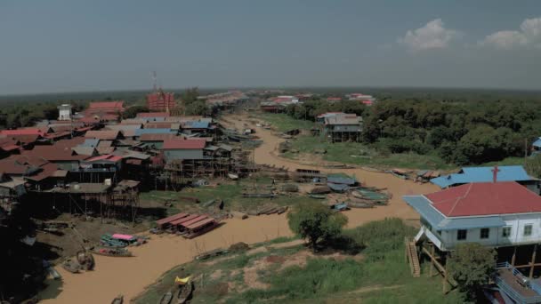 Πλωτό χωριό στο ποτάμι στην Καμπότζη, Pean Bang, Tonle Sap Lake — Αρχείο Βίντεο