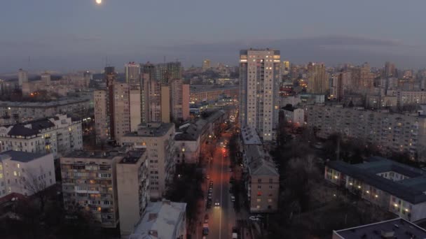 Zonsondergang in Kiev stad, Wonen Huizen en Blok van appartementen in Urkaine 4k Drone vlucht — Stockvideo