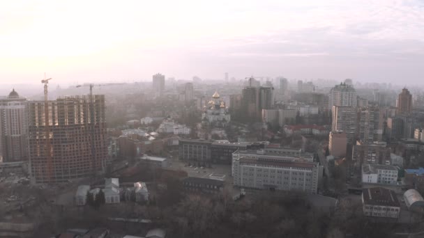 Wohnhäuser und Wohnblock in Kiev 4k Drohnenflug — Stockvideo