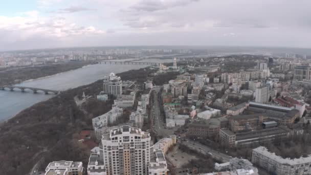 Casas de estar e bloco de apartamentos em Kiev 4K voo Drone — Vídeo de Stock