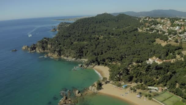 Blanes en el mar Mediterráneo en verano España Vuelo con drones 4K — Vídeos de Stock