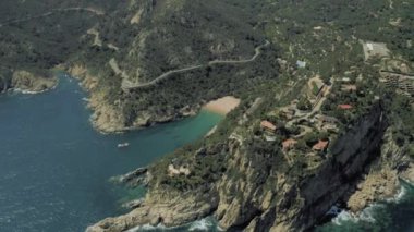 Cala Giverola ve Cala Giverola yazın İHA 4K uçuşunda