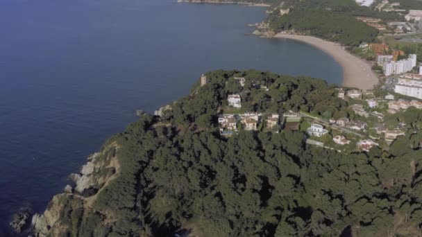 Lloret de Mar en el mar Mediterráneo en verano España Vuelo con drones 4K — Vídeos de Stock