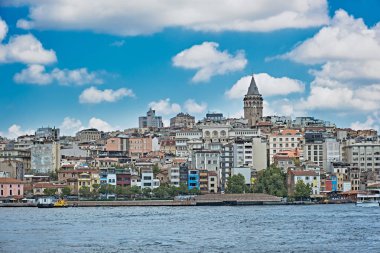 Türkiye'de Galata kulesi ile İstanbul şehir silueti