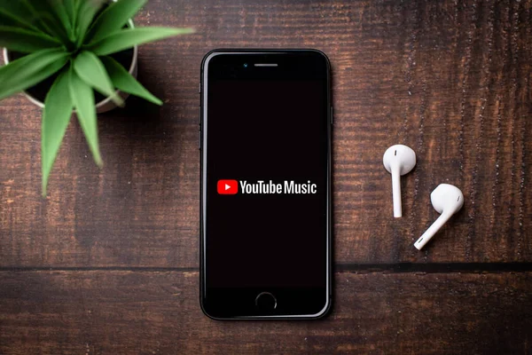 Antalya Turkey Srpna2020 Smartphone Zobrazující Logo Aplikace Youtube Music — Stock fotografie