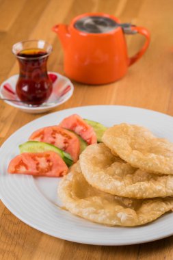 Cig borek / Ciborek veya Tatar turtası, yağda kızartılmış Türk etli turtası