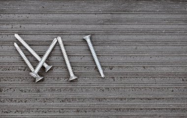 Kompozit güverteyi vidayla kapat