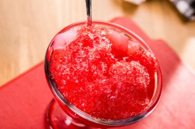 Türk bici pudingi. Türk Buzlu Tatlı Hindi Adana Tatlısı