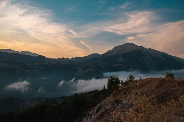 Nebbia Nube Paesaggio Montagna Valle Tramonto Nuvole Marine — Foto Stock