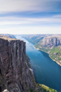 Norveç Lysefjord 'u, çok güzel bir manzara.