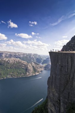 Norveç Lysefjord 'u, çok güzel bir manzara.
