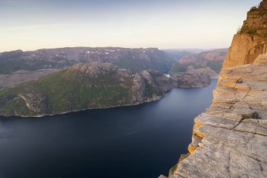 Norveç Lysefjord 'u, çok güzel bir manzara.