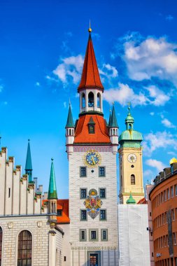 Marienplatz Belediye rathaus ve sütun Münih
