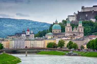 Salzburg partnerliğindeki Nehri'nin Riverside