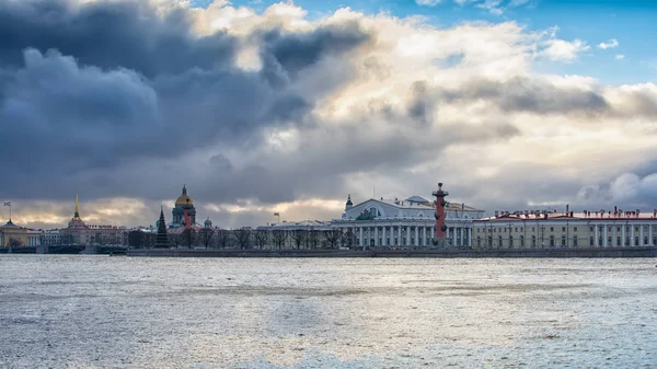 San Petersburgo Río Neva Paisaje Urbano — Foto de Stock