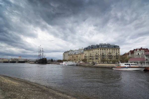 Güzel cityscape Saint Petersburg, Rusya