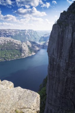 Norveç Lysefjord 'u, çok güzel bir manzara.