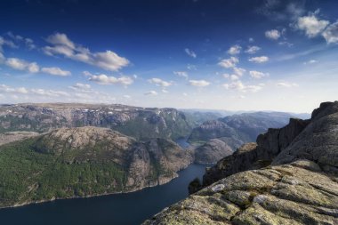 Norveç Lysefjord 'u, çok güzel bir manzara.