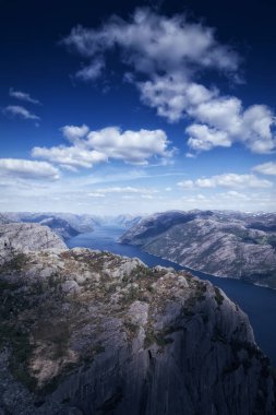Norveç Lysefjord 'u, çok güzel bir manzara.