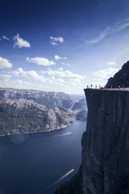 Norveç Lysefjord 'u, çok güzel bir manzara.