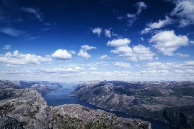 Norveç Lysefjord 'u, çok güzel bir manzara.