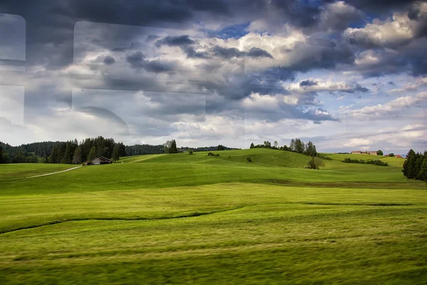 Bir Tren Penceresinden Görüntülemek — Stok fotoğraf