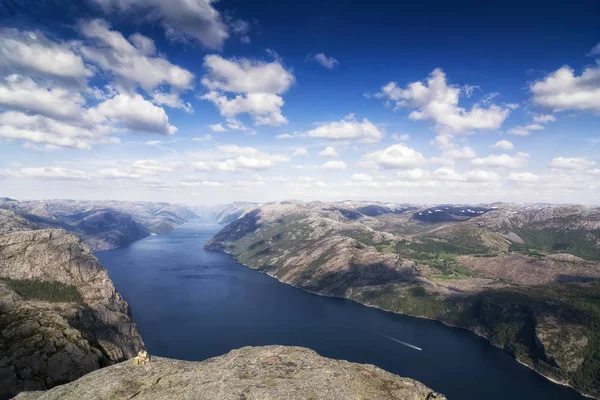 Norveç Lysefjord 'u, çok güzel bir manzara.