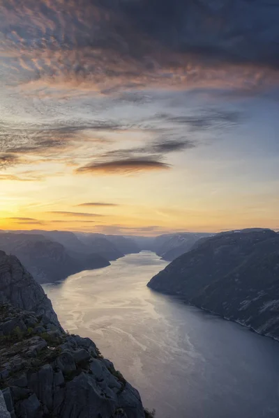 Het Noorse Lysefjord Een Prachtig Landschap Rechtenvrije Stockfoto's