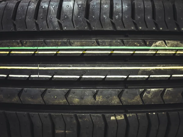 Cerrar Dos Nuevos Neumáticos Textura Del Coche —  Fotos de Stock