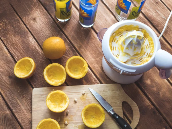 Close Cut Oranges Board Knife Making Fresh Juice — Stock Photo, Image