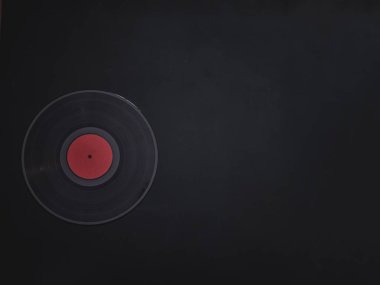 ek yükü boş vinil kayıt alanı metin kavramı mockup için siyah zemin üzerine
