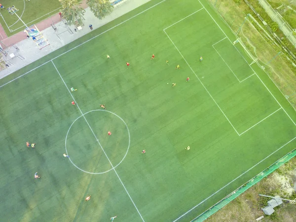 Vista Aérea Cima Para Baixo Campo Futebol Verde Dia Ensolarado — Fotografia de Stock