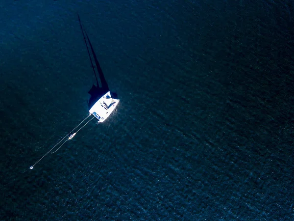 Aerial Top View Sport Sail Yacht Water Sea Texture Isolated — Stock Photo, Image