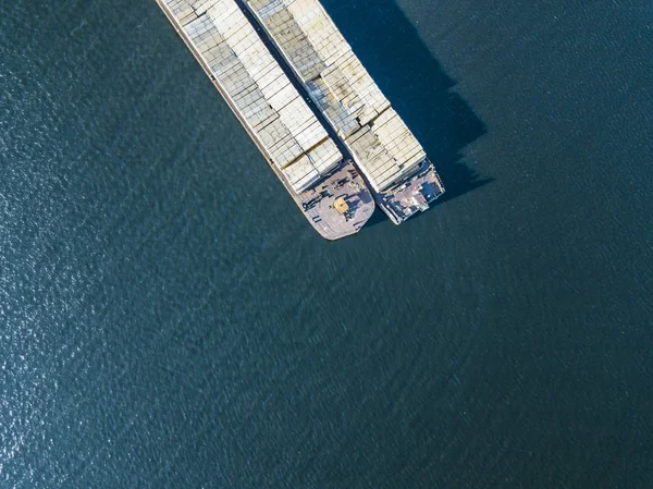 Luftaufnahme Schiffsladung Mit Containern Isoliert Auf Dem Meerwasser Textur — Stockfoto