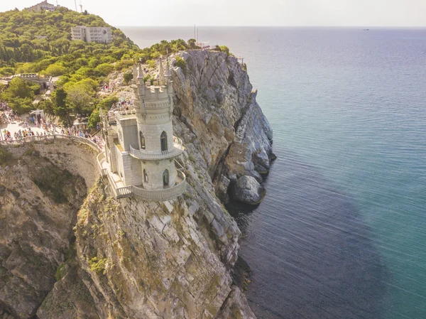 Vista Aérea Castelo Ninho Andorinha Borda Montanha Rocha Perto Costa — Fotografia de Stock