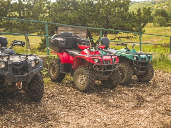 Parked Row Several Atv Quad Bikes Extreme Outdoor Adventure Concept — Stock Photo, Image