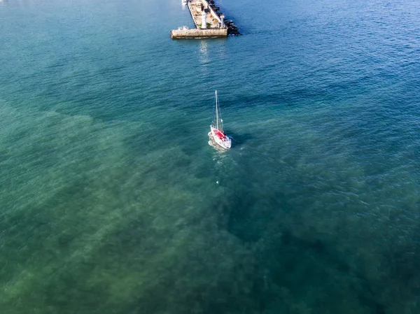 Navire Aérien Dans Mer Allant Sur Les Eaux Polluées Nocives — Photo