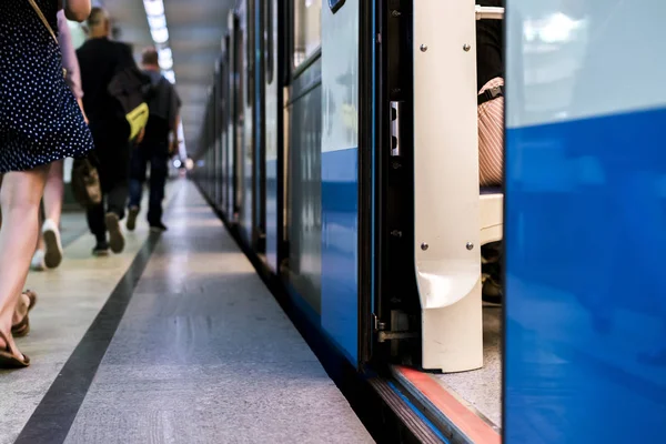 Subway Train Staying Metro Station Doors Open Defocused Background — Stock Photo, Image