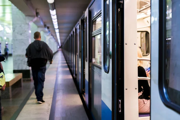 Subway Train Staying Metro Station Doors Open Defocused Background — Stock Photo, Image