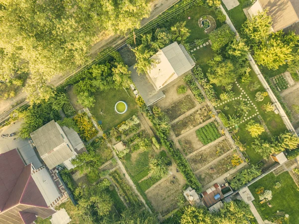 Aerial drone shot of summer countryside cottage with garden f — Stock Photo, Image