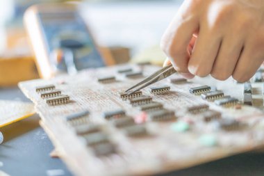 El reapair kadar elektrik panosu cımbız f ile kapatmak