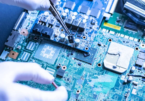 Manufacture of the new modern micro electronic technology computer boards f — Stock Photo, Image