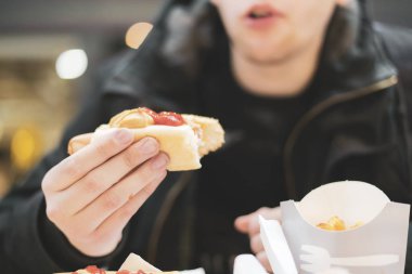 sandviç patates ücretsiz snack ve tatlı bir tepsi fast food Restoran f
