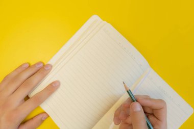 yeni yaşam yeni bölüm. Eller temiz bir sayfa b yazmak