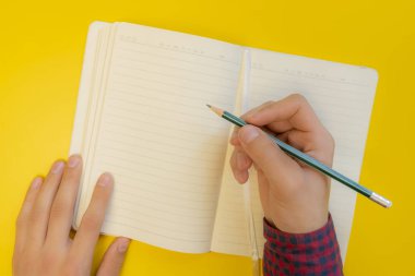 yeni yaşam yeni bölüm. Eller temiz bir sayfa b yazmak